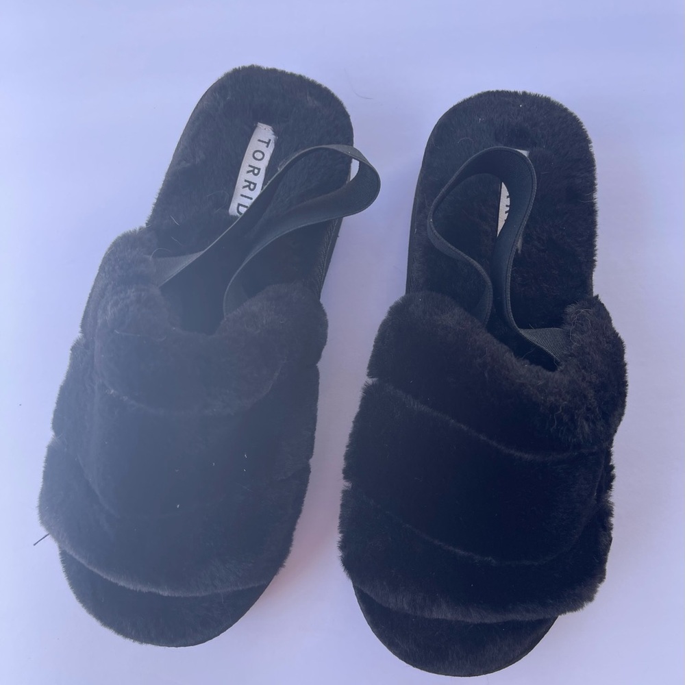 Torrid Women's Black Fuzzy Slippers